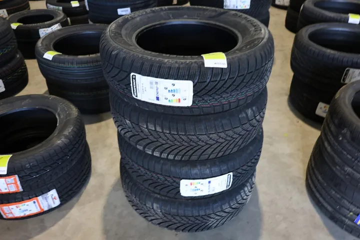 Semperit Speed Grip 5 Winterreifen Größe: 215/65 R 16